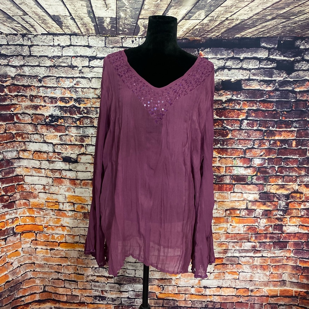 Sheer Hokus Pokus flow shirt.